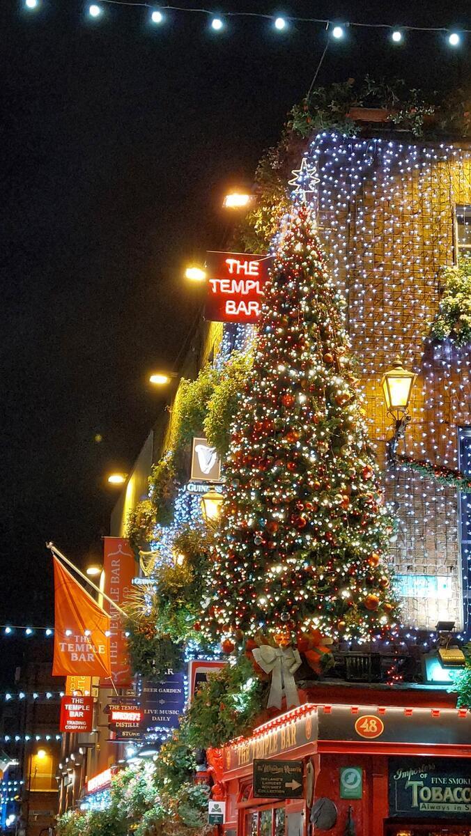Christmas, Temple Bar Pub, Dublin City TI711RQ